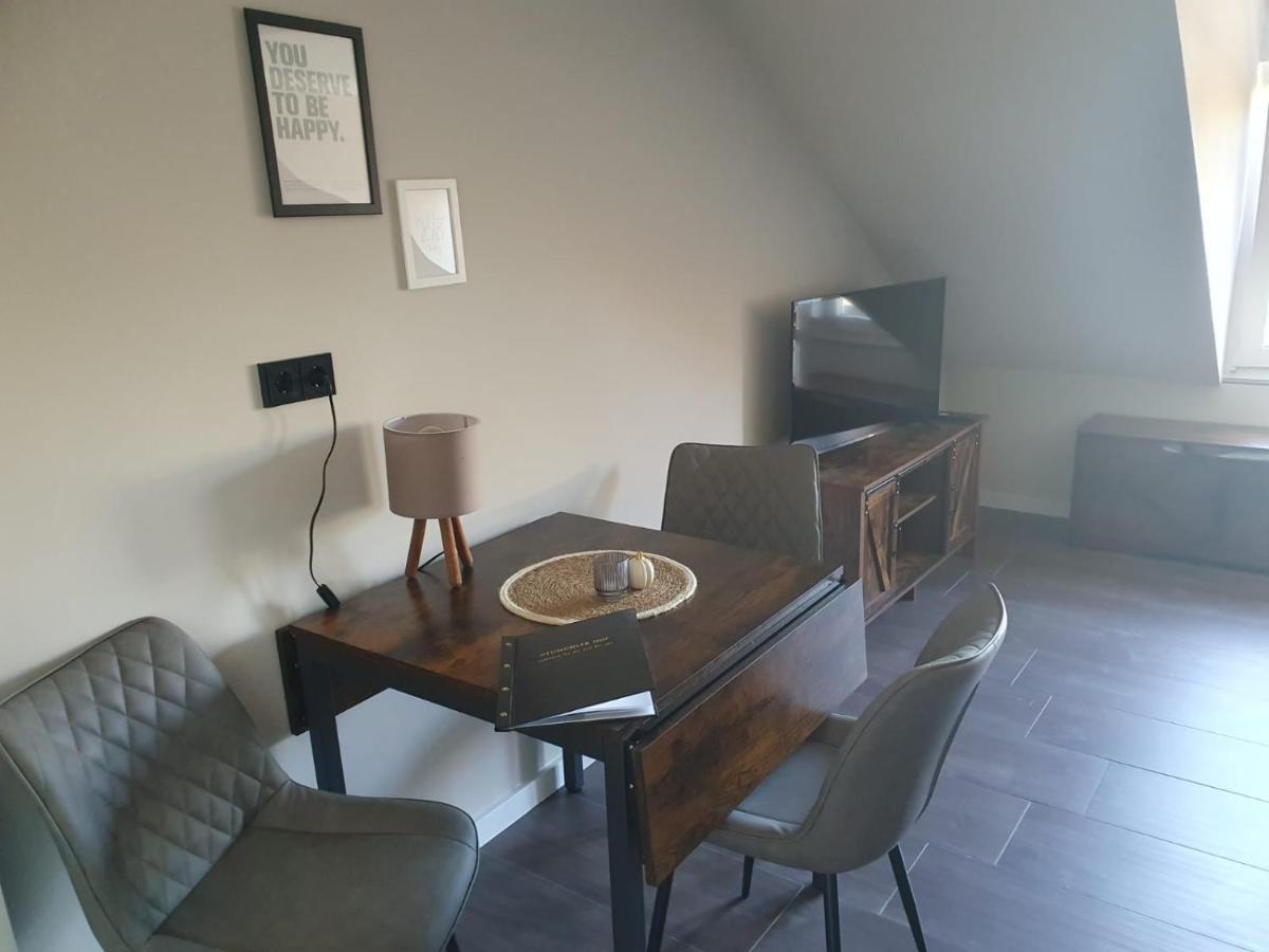 Neumuehler Hof- Ferienwohnung "Benjamin" Mit Grosser Privater Dachterasse Und Guter Anbindung In Die City Schwerin  Eksteriør billede