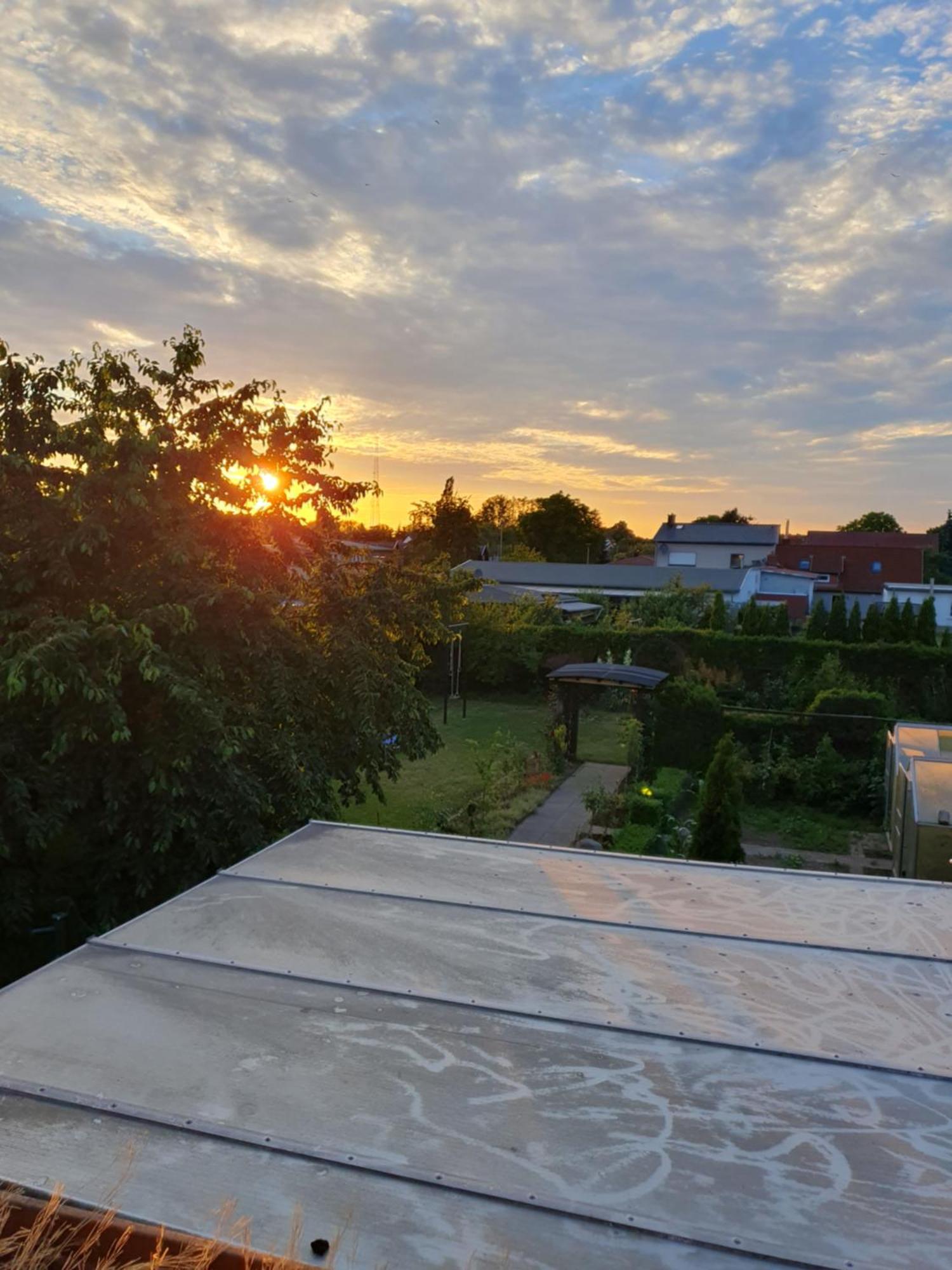 Neumuehler Hof- Ferienwohnung "Benjamin" Mit Grosser Privater Dachterasse Und Guter Anbindung In Die City Schwerin  Eksteriør billede