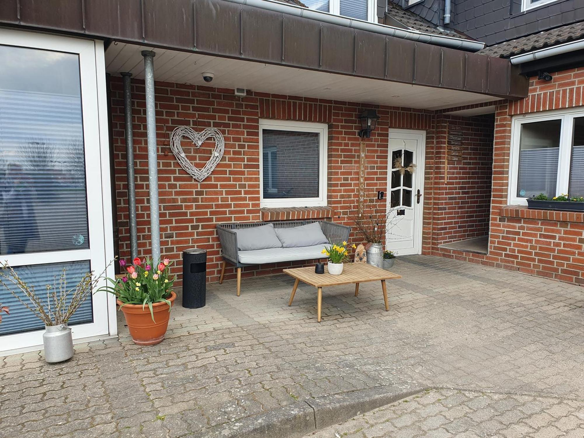Neumuehler Hof- Ferienwohnung "Benjamin" Mit Grosser Privater Dachterasse Und Guter Anbindung In Die City Schwerin  Eksteriør billede